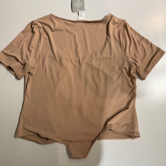 H&M Short Sleeve Tan Scoop Neck Bodysuit - Picture 3 of 3